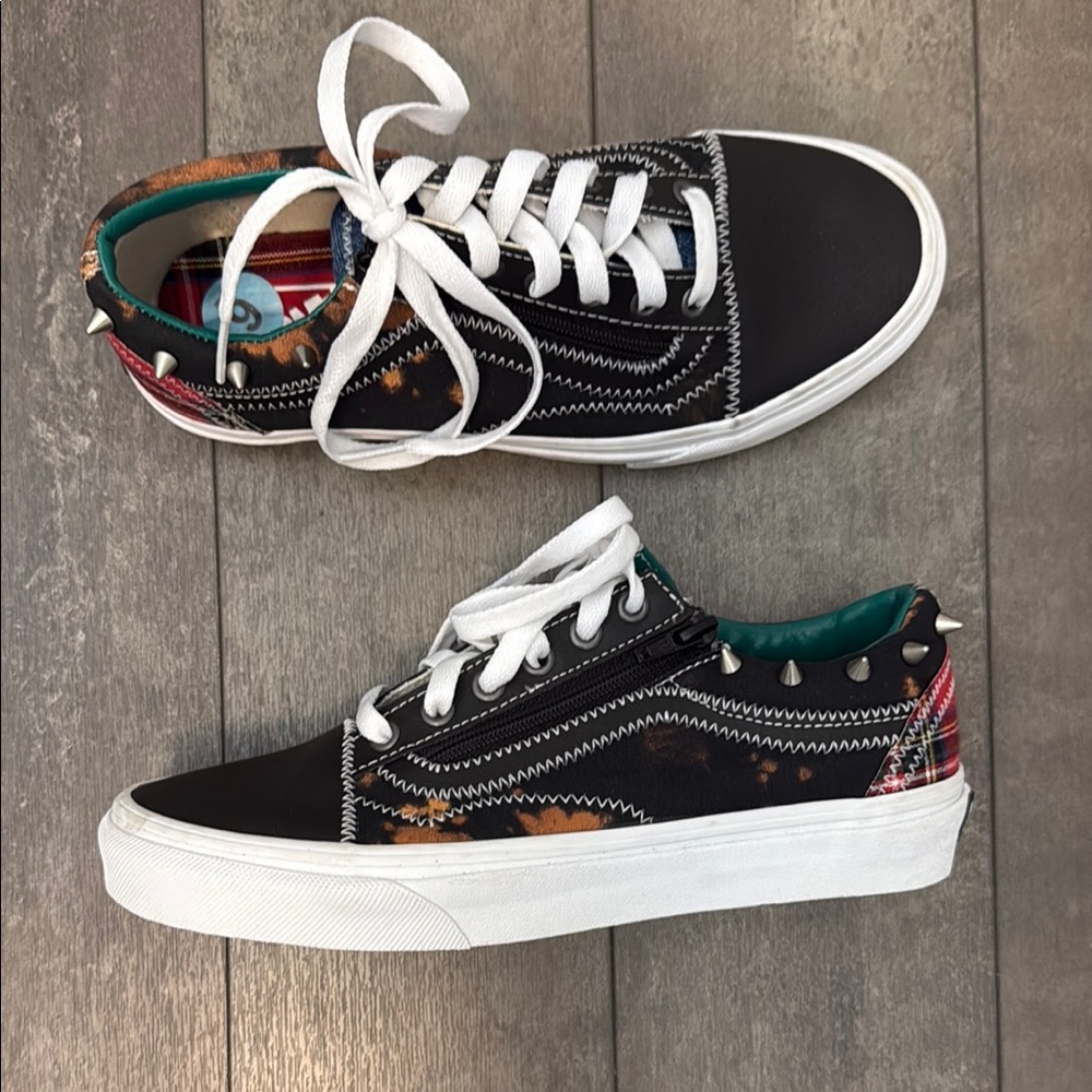 NEW! Vans Old Skopl Zip Tartan Daze Spike Sneakers, unisex. Mens 6, Womans 7.5